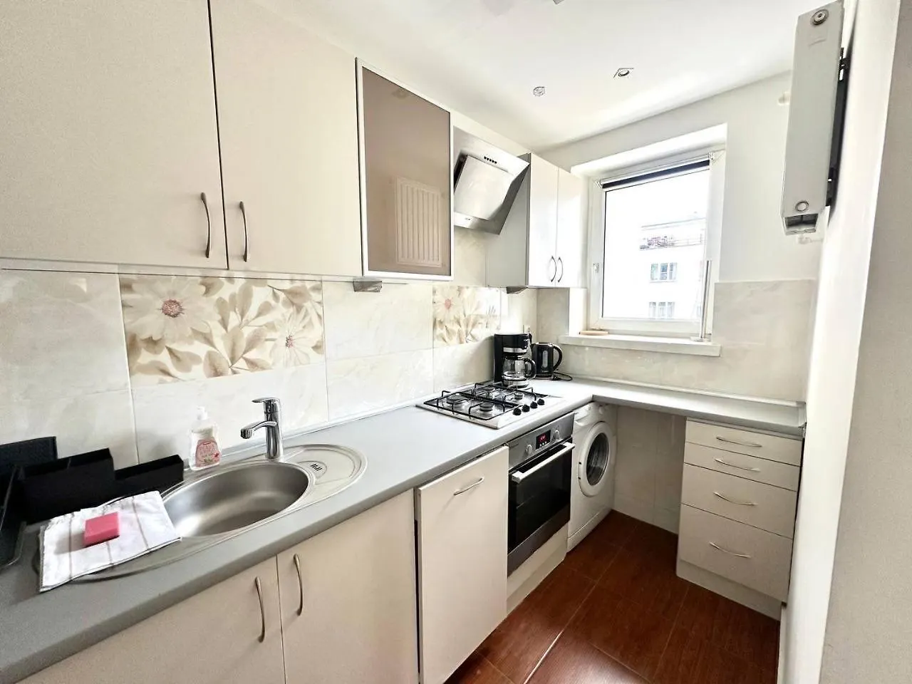Ohmyhome-Zlota View Apartment وارسو
