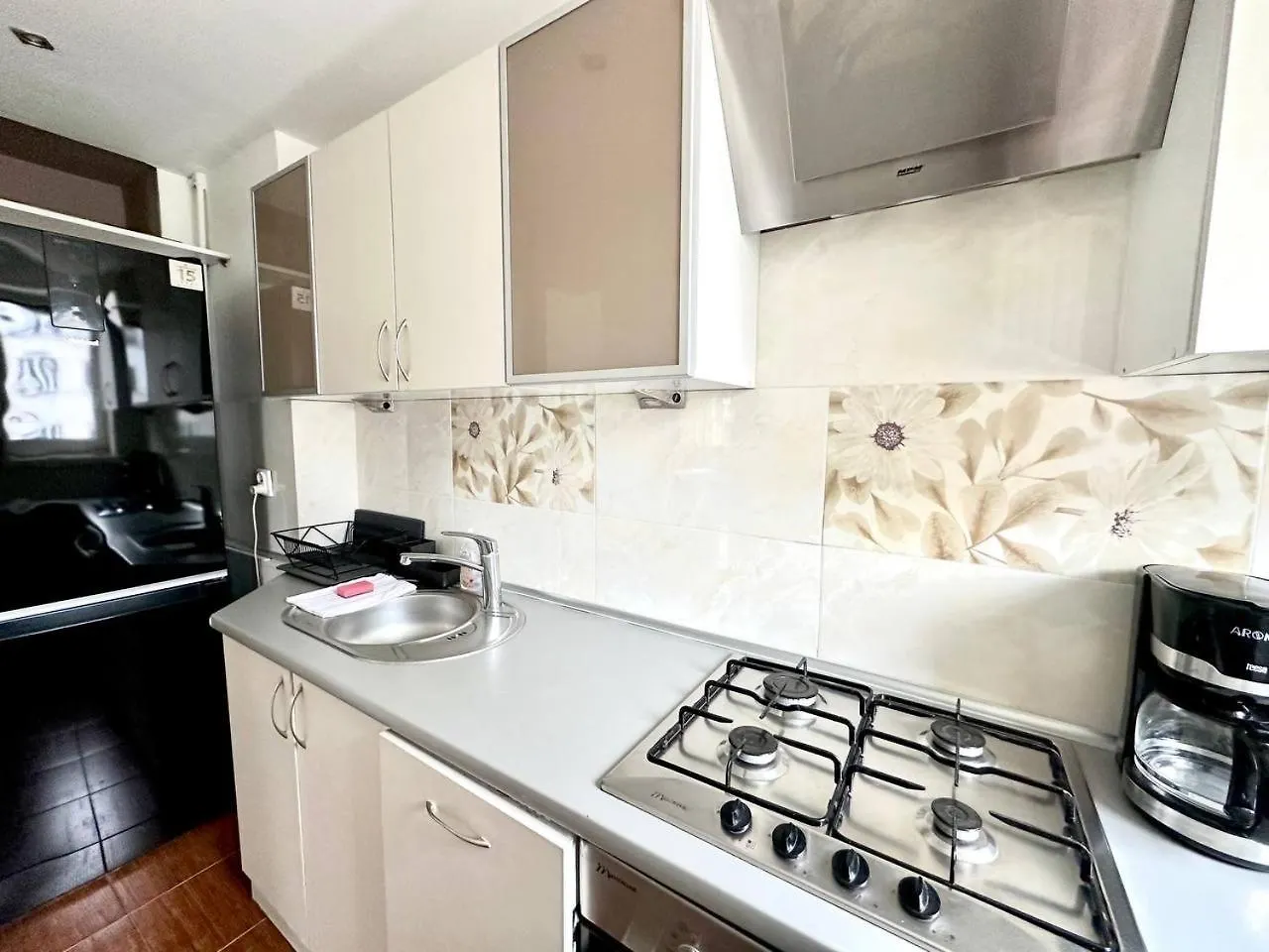 Ohmyhome-Zlota View Apartment Warszawa